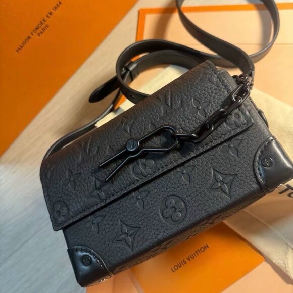 LOUIS VUITTON Steamer Shoulder Crossbody Bag Black - Picture 1 of 5